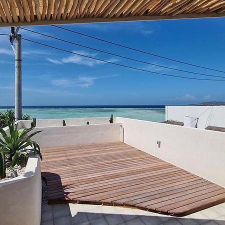 Shore Thing Gili Air Beachfront Apartment Esterno foto