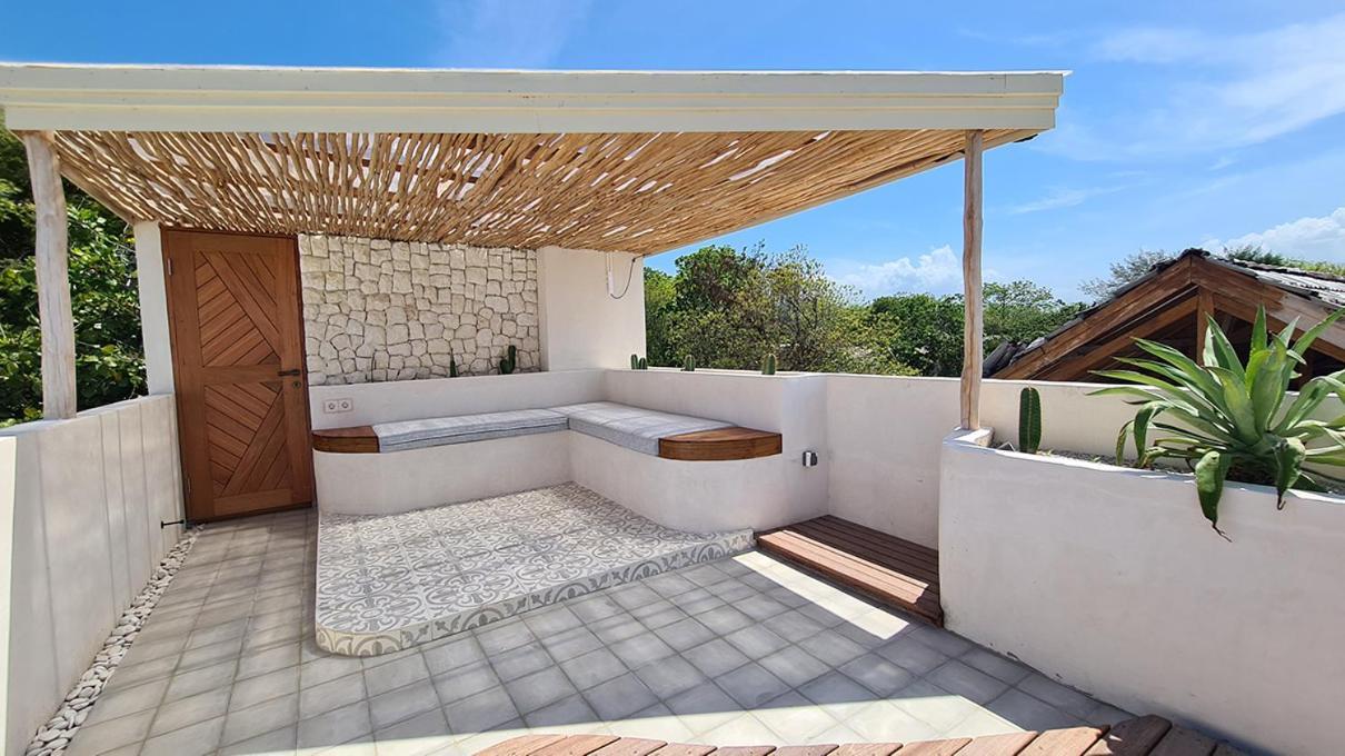 Shore Thing Gili Air Beachfront Apartment Esterno foto